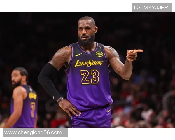 雷迪克:上半场面对联防时我曾幻想詹姆斯在高位接球的情景 雷迪克:上半场面对联防时我曾幻想詹姆斯在高位接球的情景