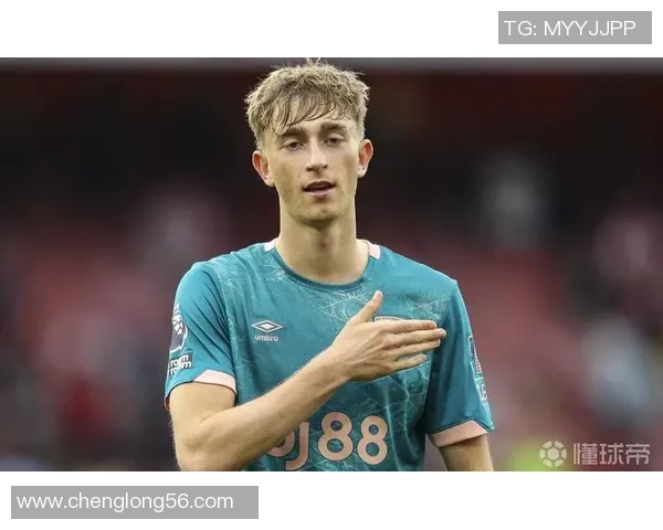 受伤赫伊森依然前往皇马训练基地 全力恢复备战为目标 受伤赫伊森依然前往皇马训练基地 全力恢复备战为目标